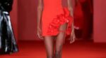 Las botas rojas vienen como tendencia Otoño-Invierno 2023/2024, pero Lady Di fue la primera en llevarlas