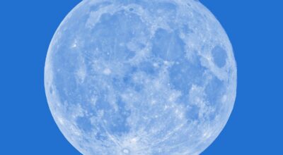 En la segunda superluna de agosto, descubre la luna azul y su impacto en ti. ¡Imperdible!