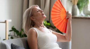 El síndrome de la boca ardiente afecta a mujeres perimenopáusicas y postmenopáusicas