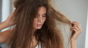 Recupera tu cabello dañado después del verano: este tratamiento sin aclarado puede ser la solución