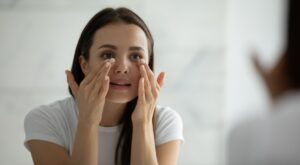 Crema para el contorno de ojos: ¿Cuál elegir y cuál es la mejor del mercado?