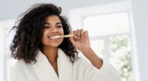 Desmontando el mito de la pasta de diente blanqueadora