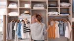 Domina el cambio de armario: Estrategias para la organización perfecta más allá de Marie Kondo