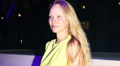 Pamela Anderson a sus 56 años: Belleza natural y sin maquillaje en la Semana de la Moda de París