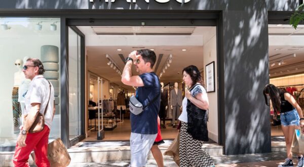 La IA llega al sector de la moda: Mango diseñará ropa con su propia inteligencia artificial generativa