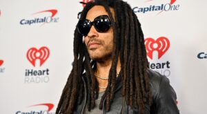 Lenny Kravitz, a sus 59 años, incendia las redes sociales con su provocativo desnudo en su nuevo videoclip
