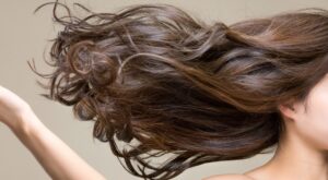 Descubre el secreto de la Biotina para un cabello más fuerte y saludable: ¡Todo lo que debes saber!