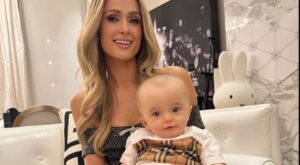 Paris Hilton defiende a su hijo de críticas en línea por su apariencia