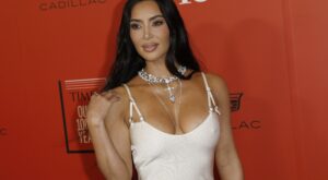 Kim Kardashian viraliza su nuevo producto de lencería: un sujetador con pezones falsos