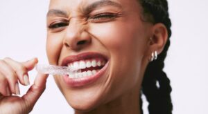 Ortodoncia invisible: La solución para una sonrisa saludable y estética