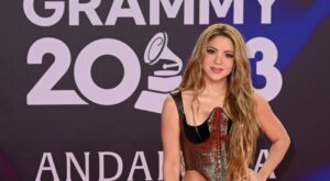 Shakira deslumbra en los Latin Grammy 2023 con Acróstico, pero ¿qué ocurre detrás del escenario?