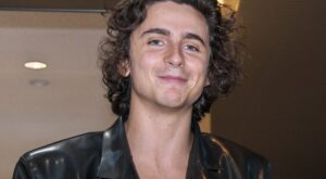 Timothée Chalamet deslumbra con su look ‘Matrix’ en la promoción de ‘Wonka’