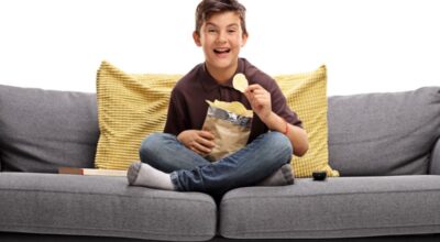 Snacks picantes para niños: ¿Un bocado que deberían saborear con cautela?