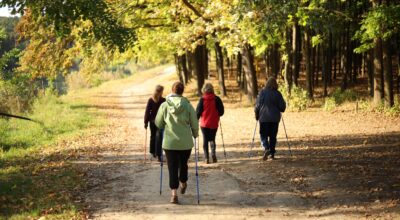 Marcha nórdica: la actividad perfecta para mujeres de todas las edades