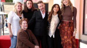 Macaulay Culkin, estrella de ‘Solo en casa’, recibe su estrella en el Paseo de la Fama de Hollywood a los 43 años