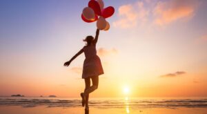 El significado de soñar que vuelas: libertad, miedo o necesidad de huida