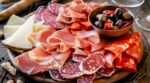 Cómo elegir y tomar embutidos en Navidad sin pasarte