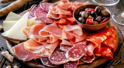 Cómo elegir y tomar embutidos en Navidad sin pasarte