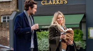 Sienna Miller, madre a los 42: Imágenes reveladoras de su paseo en Londres con su nuevo bebé y Oli Green