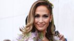 Tendencias moda 2024: Jennifer Lopez y el estilo ‘Coquette’ en el desfile de Elie Saab