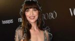 Dakota Johnson cautiva en el estreno de ‘Madame Web’ con un vestido telaraña made in Spain