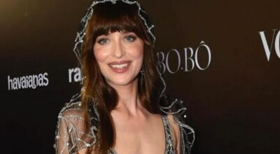 Dakota Johnson cautiva en el estreno de ‘Madame Web’ con un vestido telaraña made in Spain