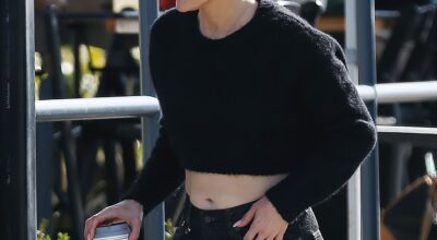 El secreto de JLo para una piel radiante sin maquillaje: solo necesitas un producto