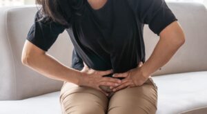 ¿Qué causa el dolor pélvico en las mujeres?