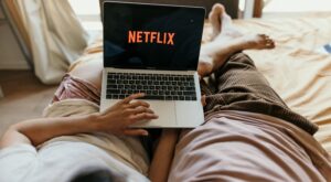 Qué ver en Netflix del 19 al 25 febrero, estrenos en películas y series
