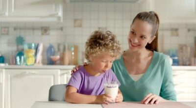 PediaSure, tu aliado nutricional para que tus hijos crezcan fuertes y sanos⁴ gracias a sus nutrientes