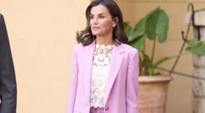 Letizia: Un guiño a la primavera con un look floral y sostenible