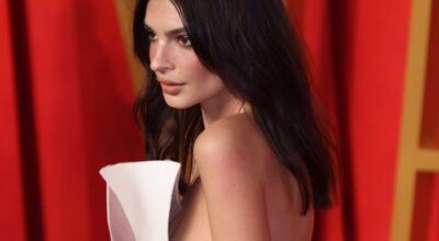 Emily Ratajkowski transforma su anillo de compromiso en dos anillos de divorcio