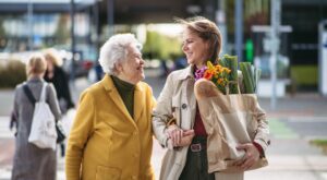 ¿Viejas a los 34? ¡Un estudio dice que NO! Descubre cuándo empieza la vejez realmente