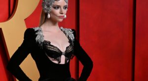 Los sorprendentes pasteles en forma de corazón real de Anya Taylor y otras ideas para la tarta de boda