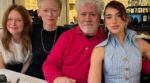 ¡Madrid conquista a Dua Lipa! La cantante se reúne con Almodóvar y revoluciona la noche madrileña