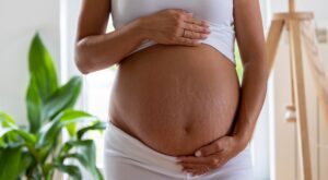 ¿Cómo cambia la piel durante el embarazo?