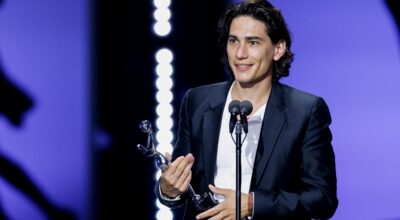 Enzo Vogrincic enamora en los Premios Platino 2024 y recibe premio a mejor actor