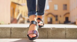 7 Trucos para que no resbalen los pies en las sandalias