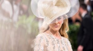 Sarah Jessica Parker: La reina de la Met Gala regresa con un look de ensueño y un guiño a Carrie Bradshaw