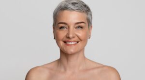 ¡Canas a tu favor! Gray blending: la nueva tendencia que rejuvenece