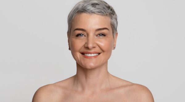 ¡Canas a tu favor! Gray blending: la nueva tendencia que rejuvenece