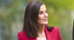 La reina Letizia vuelve a apoyar el fútbol femenino 5 años después