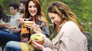 Estudio revela que comer en un horario específico mejora el control glucémico en personas con sobrepeso