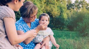 ¿Abuelos desbordados? El futuro del cuidado familiar en tela de juicio