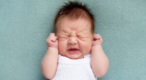 ¿Cómo detectar que mi bebé tiene otitis?