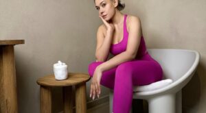 Adiós a la barriga: el sencillo entrenamiento de pilates en pared para conseguir un vientre plano antes de verano