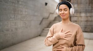 Escalera de la autoestima: estos son los 6 pasos fáciles de seguir para construir tu amor propio