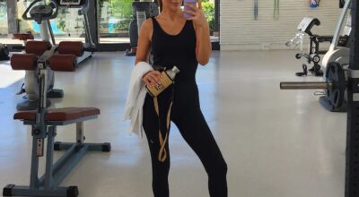 Descubre el Half Roll Back: el ejercicio de Pilates que amarán las mujeres de 50 años para fortalecer el abdomen