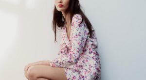 10 vestidos florales de Zara, Mango y H&M que realzarán la silueta este verano: fresquitos y elegantes desde 15 euros