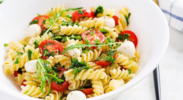 Esta es la ensalada más fácil, sana y completa para controlar tu peso este verano